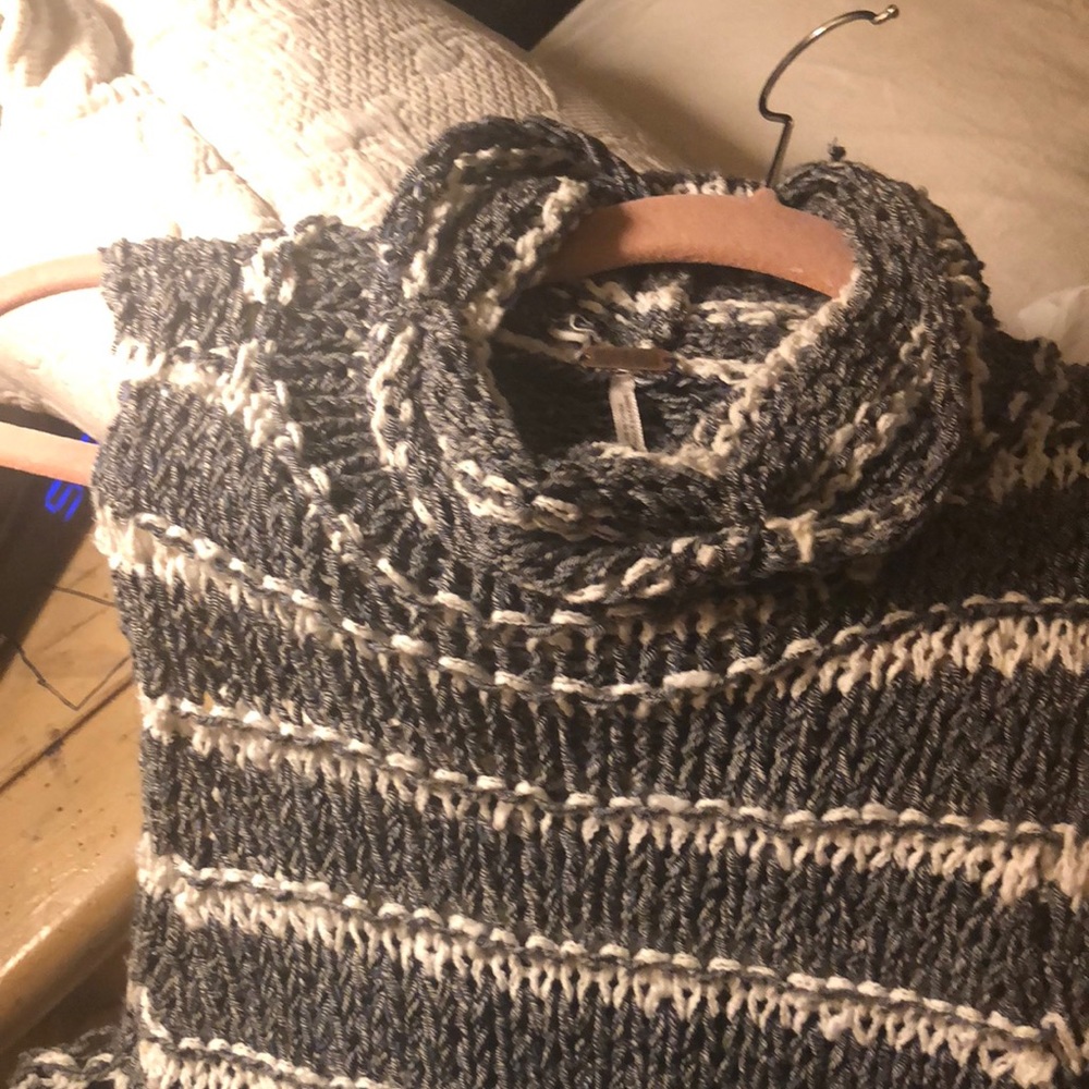 Free People - Picture 4 of 5